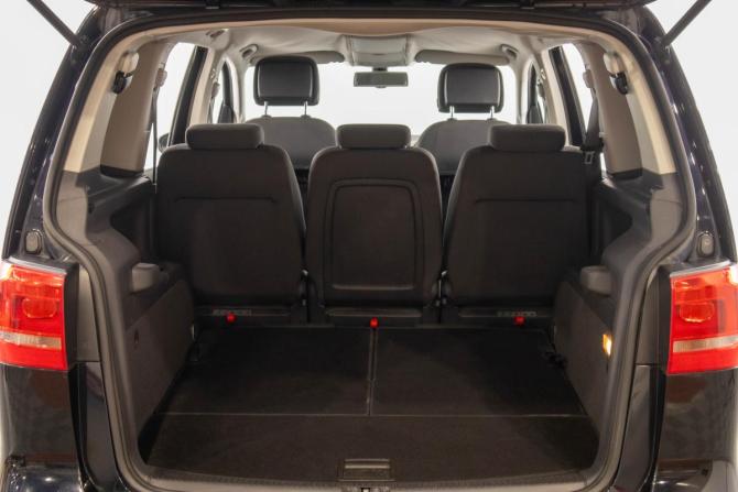 Volkswagen Touran I Рестайлинг 2 с пробегом 2013 года, цена 899 000 рублей, 13700 км, компактвэн, Автокод Объявления