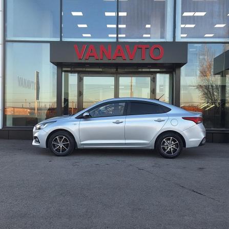 Hyundai Solaris II с пробегом 2019 года, цена 1 390 000 рублей, 98000 км, седан, Автокод Объявления