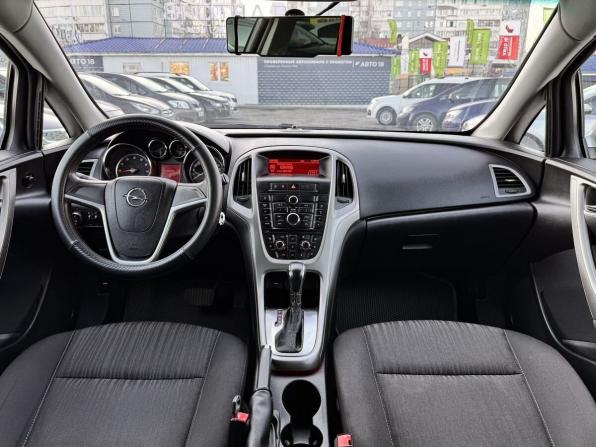 Opel Astra J с пробегом 2011 года, цена 649 000 рублей, 175278 км, хэтчбек, Автокод Объявления