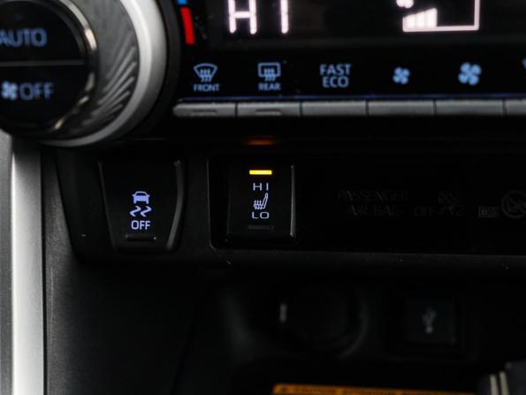 Toyota RAV4 V (XA50) с пробегом 2021 года, цена 3 450 000 рублей, 42444 км, внедорожник, Автокод Объявления