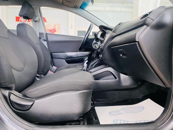 Kia Rio III Рестайлинг с пробегом 2016 года, цена 1 199 000 рублей, 42000 км, хэтчбек, Автокод Объявления
