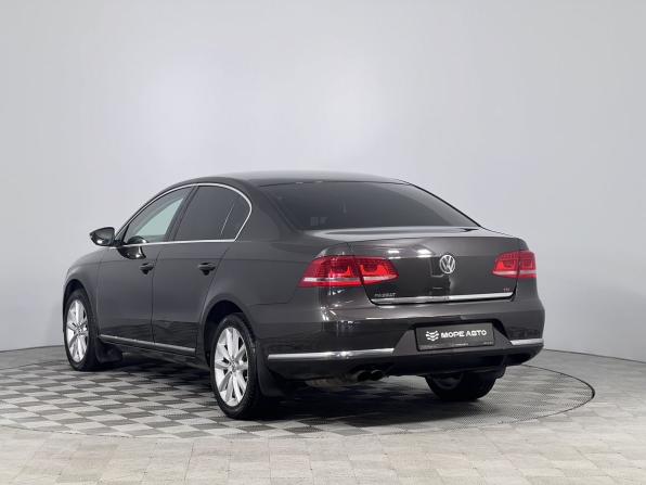 Volkswagen Passat B7 с пробегом 2011 года, цена 1 045 000 рублей, 239005 км, седан, Автокод Объявления