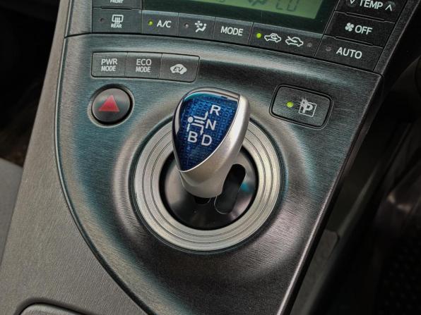 Toyota Prius III (XW30) с пробегом 2011 года, цена 965 000 рублей, 358233 км, лифтбек, Автокод Объявления