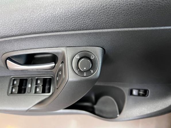 Volkswagen Polo V Рестайлинг с пробегом 2017 года, цена 1 065 000 рублей, 193454 км, седан, Автокод Объявления