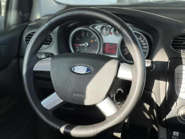 Ford Focus II Рестайлинг с пробегом 2009 года, цена 395 000 рублей, 217110 км, седан, Автокод Объявления