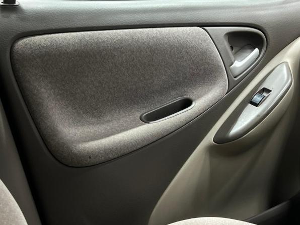 Toyota Platz с пробегом 2005 года, цена 399 000 рублей, 299999 км, седан, Автокод Объявления