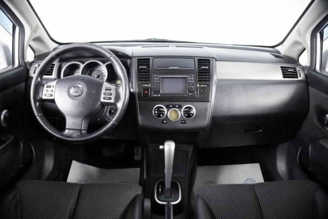 Nissan Tiida I Рестайлинг с пробегом 2013 года, цена 899 000 рублей, 285456 км, хэтчбек, Автокод Объявления