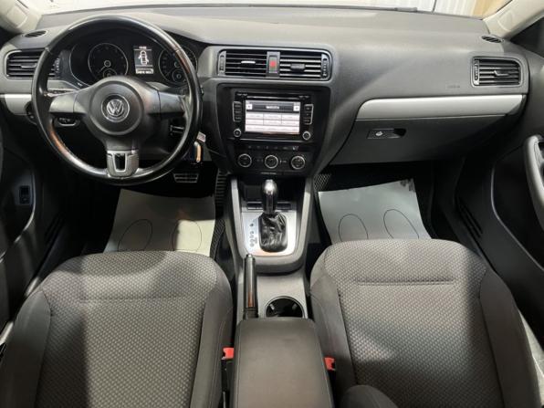 Volkswagen Jetta VI с пробегом 2013 года, цена 800 000 рублей, 234620 км, седан, Автокод Объявления