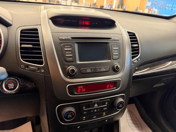 Kia Sorento II Рестайлинг с пробегом 2017 года, цена 2 048 000 рублей, 120000 км, внедорожник, Автокод Объявления