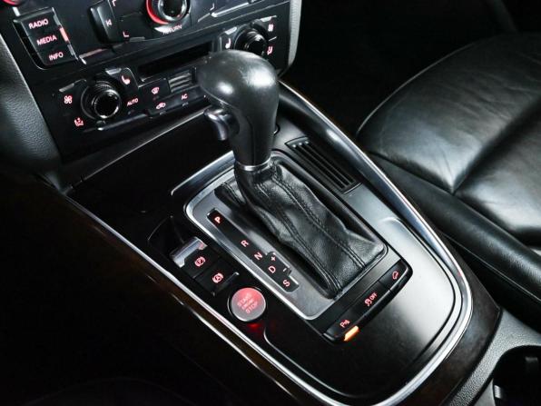 Audi Q5 I (8R) с пробегом 2012 года, цена 1 300 000 рублей, 263145 км, внедорожник, Автокод Объявления