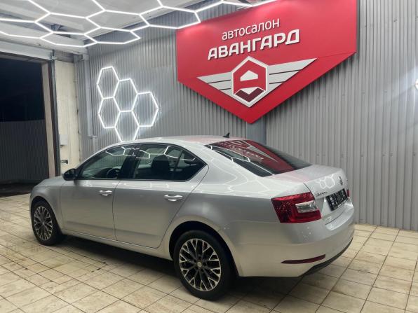 Skoda Octavia III (A7) Рестайлинг с пробегом 2017 года, цена 1 560 000 рублей, 130950 км, лифтбек, Автокод Объявления