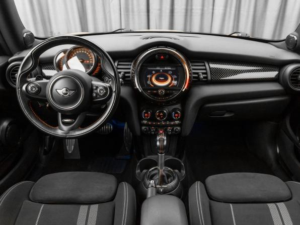 Mini Hatch III (F55/F56) с пробегом 2016 года, цена 2 680 000 рублей, 73290 км, хэтчбек, Автокод Объявления