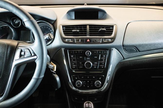 Opel Mokka I с пробегом 2013 года, цена 1 050 000 рублей, 139722 км, внедорожник, Автокод Объявления