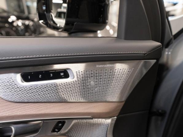 Volvo XC90 II Рестайлинг 2 с пробегом 2025 года, цена 10 000 000 рублей, 42 км, внедорожник, Автокод Объявления