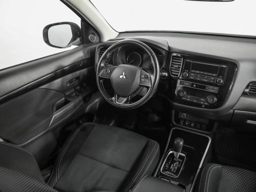 Mitsubishi Outlander III Рестайлинг 3 Санкт-Петербург  - изображение 10