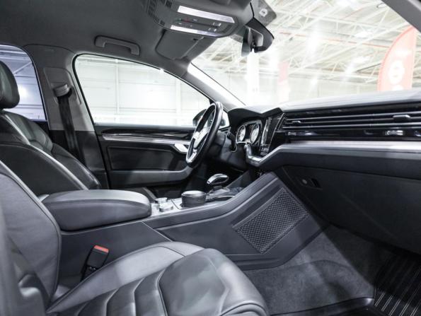 Volkswagen Touareg III с пробегом 2019 года, цена 4 599 777 рублей, 60670 км, внедорожник, Автокод Объявления