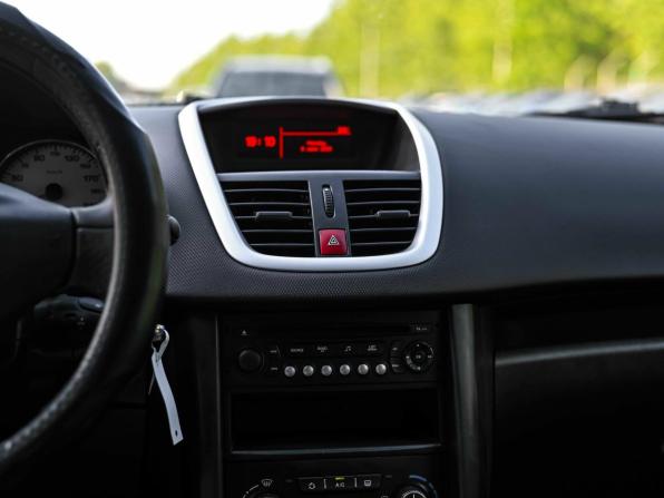 Peugeot 207 I Рестайлинг с пробегом 2010 года, цена 390 000 рублей, 237683 км, хэтчбек, Автокод Объявления
