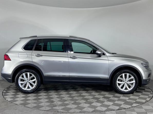 Volkswagen Tiguan II с пробегом 2017 года, цена 2 290 000 рублей, 110453 км, внедорожник, Автокод Объявления
