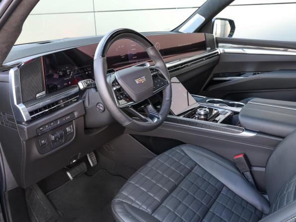 Cadillac Escalade-V I Рестайлинг с пробегом 2025 года, цена 25 000 000 рублей, 7834 км, внедорожник, Автокод Объявления