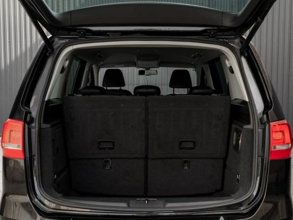Volkswagen Sharan II с пробегом 2011 года, цена 1 300 000 рублей, 139900 км, минивэн, Автокод Объявления
