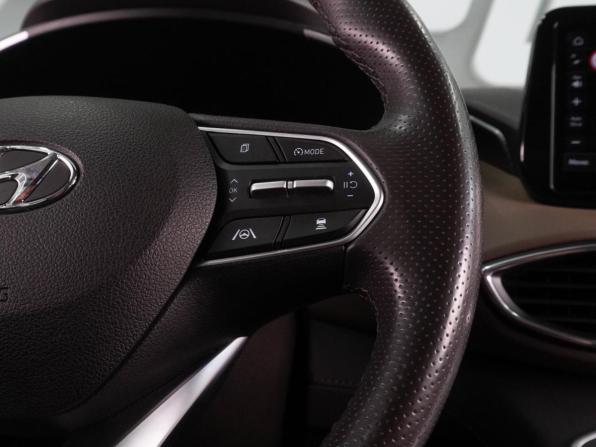 Hyundai Santa Fe IV Рестайлинг с пробегом 2022 года, цена 3 250 000 рублей, 108947 км, внедорожник, Автокод Объявления