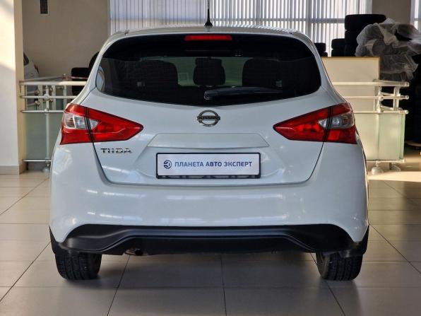 Nissan Tiida II с пробегом 2015 года, цена 950 000 рублей, 139710 км, хэтчбек, Автокод Объявления