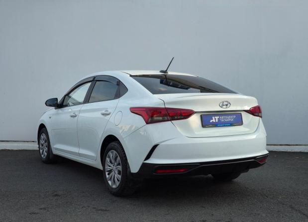 Hyundai Solaris II Рестайлинг с пробегом 2020 года, цена 1 670 000 рублей, 60000 км, седан, Автокод Объявления