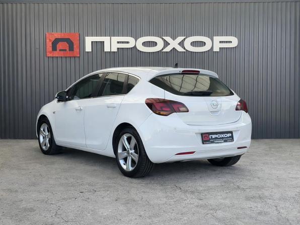 Opel Astra J с пробегом 2011 года, цена 507 000 рублей, 183102 км, хэтчбек, Автокод Объявления