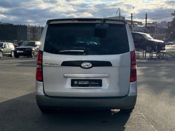 Hyundai Grand Starex I с пробегом 2008 года, цена 870 000 рублей, 302154 км, минивэн, Автокод Объявления