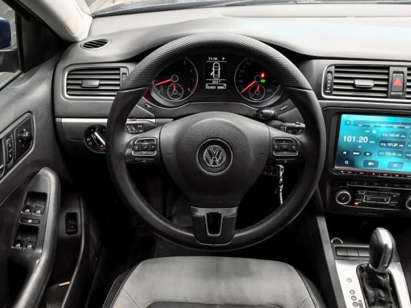 Volkswagen Jetta VI с пробегом 2011 года, цена 950 000 рублей, 252921 км, седан, Автокод Объявления