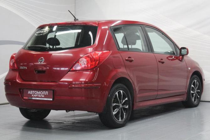 Nissan Tiida I Рестайлинг с пробегом 2011 года, цена 729 000 рублей, 240000 км, хэтчбек, Автокод Объявления