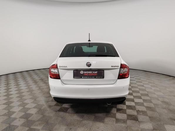 Skoda Rapid I Рестайлинг с пробегом 2019 года, цена 1 235 000 рублей, 174001 км, лифтбек, Автокод Объявления