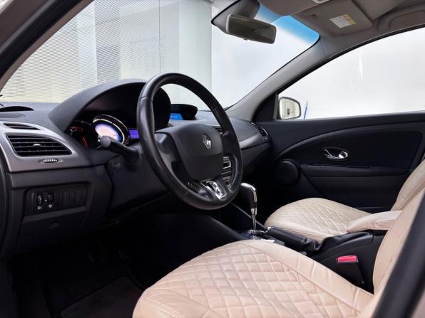 Renault Fluence I Рестайлинг с пробегом 2013 года, цена 755 000 рублей, 182720 км, седан, Автокод Объявления