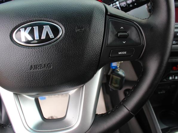 Kia Rio III Рестайлинг с пробегом 2015 года, цена 740 000 рублей, 234497 км, хэтчбек, Автокод Объявления