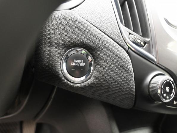 Chevrolet Cruze II с пробегом 2017 года, цена 1 290 000 рублей, 119820 км, хэтчбек, Автокод Объявления