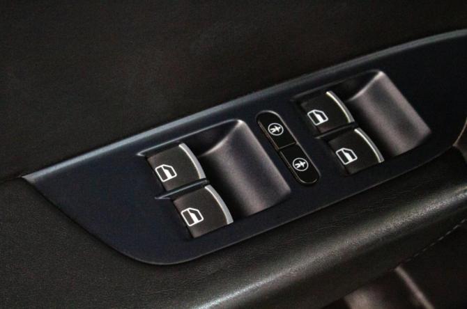 Volkswagen Touareg II с пробегом 2012 года, цена 2 199 000 рублей, 151900 км, внедорожник, Автокод Объявления