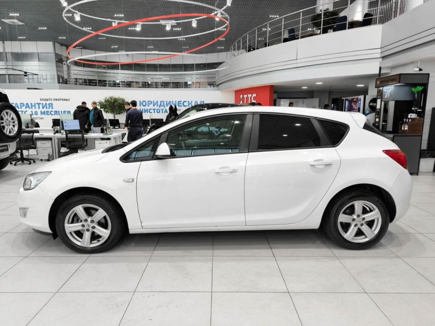 Opel Astra J Казань  - изображение 10