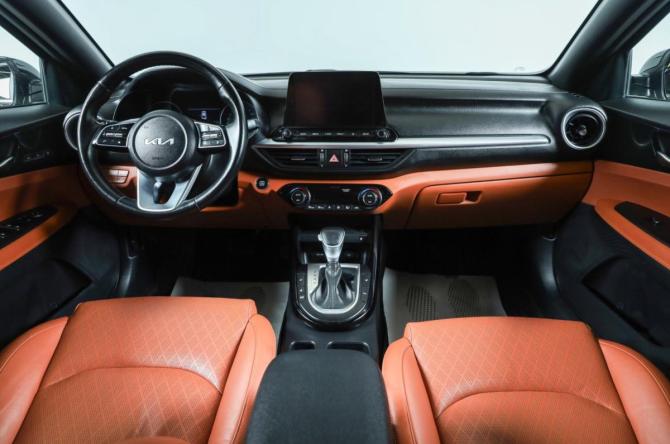 Kia Cerato IV Рестайлинг с пробегом 2022 года, цена 2 499 000 рублей, 48000 км, седан, Автокод Объявления