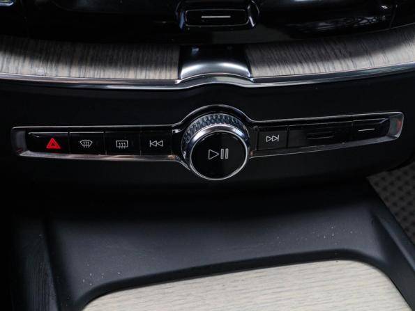 Volvo XC60 II с пробегом 2019 года, цена 3 600 000 рублей, 92218 км, внедорожник, Автокод Объявления