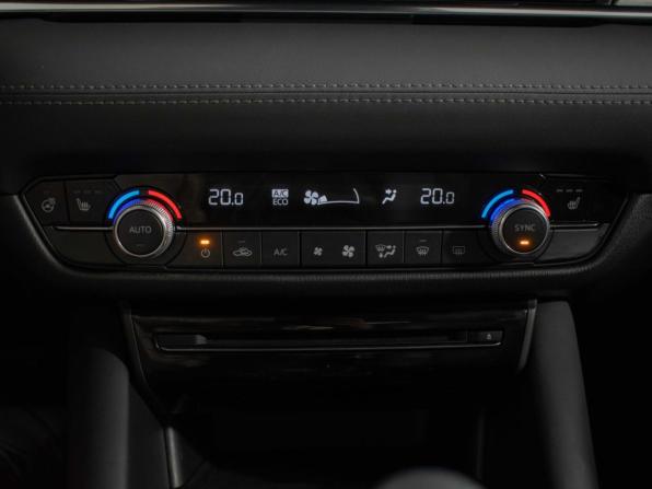 Mazda 6 III (GJ) Рестайлинг 2 с пробегом 2018 года, цена 2 480 000 рублей, 107800 км, седан, Автокод Объявления