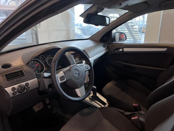 Opel Astra H Рестайлинг с пробегом 2010 года, цена 570 000 рублей, 166220 км, хэтчбек, Автокод Объявления