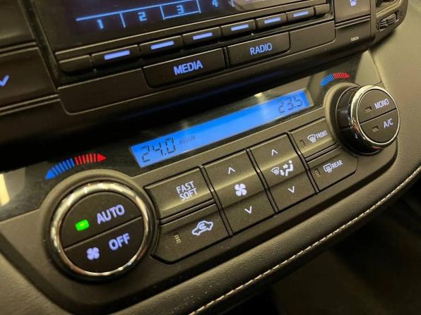 Toyota RAV4 IV (XA40) Рестайлинг с пробегом 2018 года, цена 2 550 000 рублей, 74795 км, внедорожник, Автокод Объявления