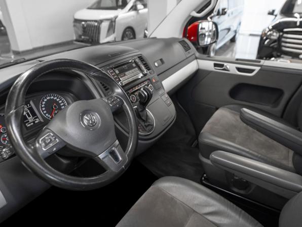 Volkswagen Multivan T5 Рестайлинг с пробегом 2015 года, цена 2 680 000 рублей, 197980 км, минивэн, Автокод Объявления