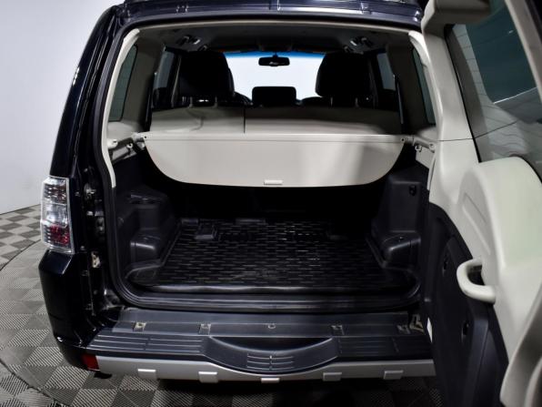 Mitsubishi Pajero IV Рестайлинг 2 с пробегом 2018 года, цена 2 650 000 рублей, 178000 км, внедорожник, Автокод Объявления