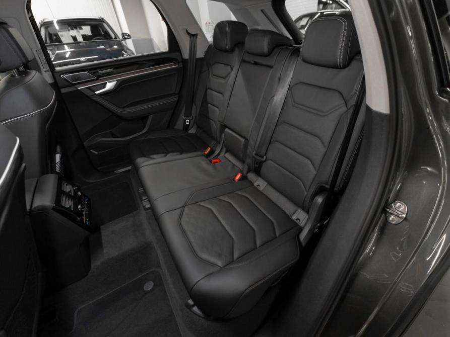 Volkswagen Touareg III Рестайлинг Москва  - изображение 16