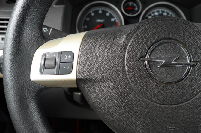 Opel Astra H Рестайлинг с пробегом 2008 года, цена 489 000 рублей, 201800 км, седан, Автокод Объявления