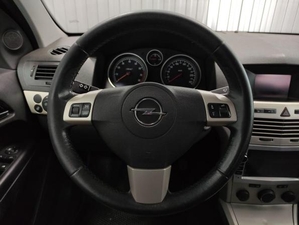 Opel Astra H Рестайлинг с пробегом 2008 года, цена 445 000 рублей, 203922 км, седан, Автокод Объявления