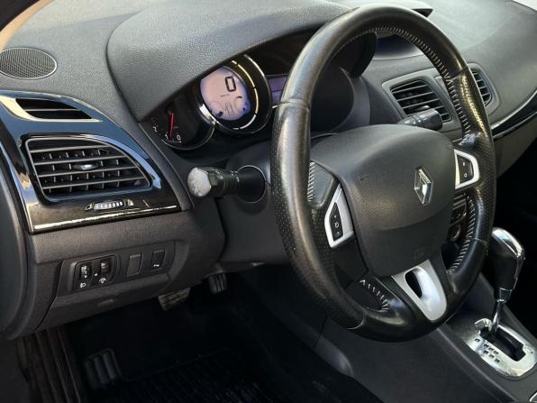 Renault Megane III Рестайлинг с пробегом 2013 года, цена 670 000 рублей, 204436 км, хэтчбек, Автокод Объявления