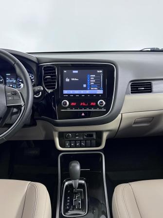 Mitsubishi Outlander III Рестайлинг 3 с пробегом 2020 года, цена 2 620 000 рублей, 63613 км, внедорожник, Автокод Объявления