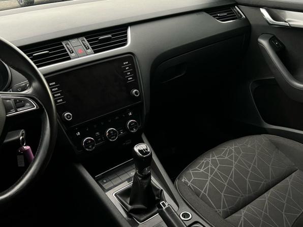 Skoda Octavia III (A7) Рестайлинг с пробегом 2018 года, цена 1 698 000 рублей, 129559 км, лифтбек, Автокод Объявления